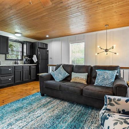 Bare Feet Bungalow -Close To Beach & Dog Friendly Gulfport Bagian luar foto