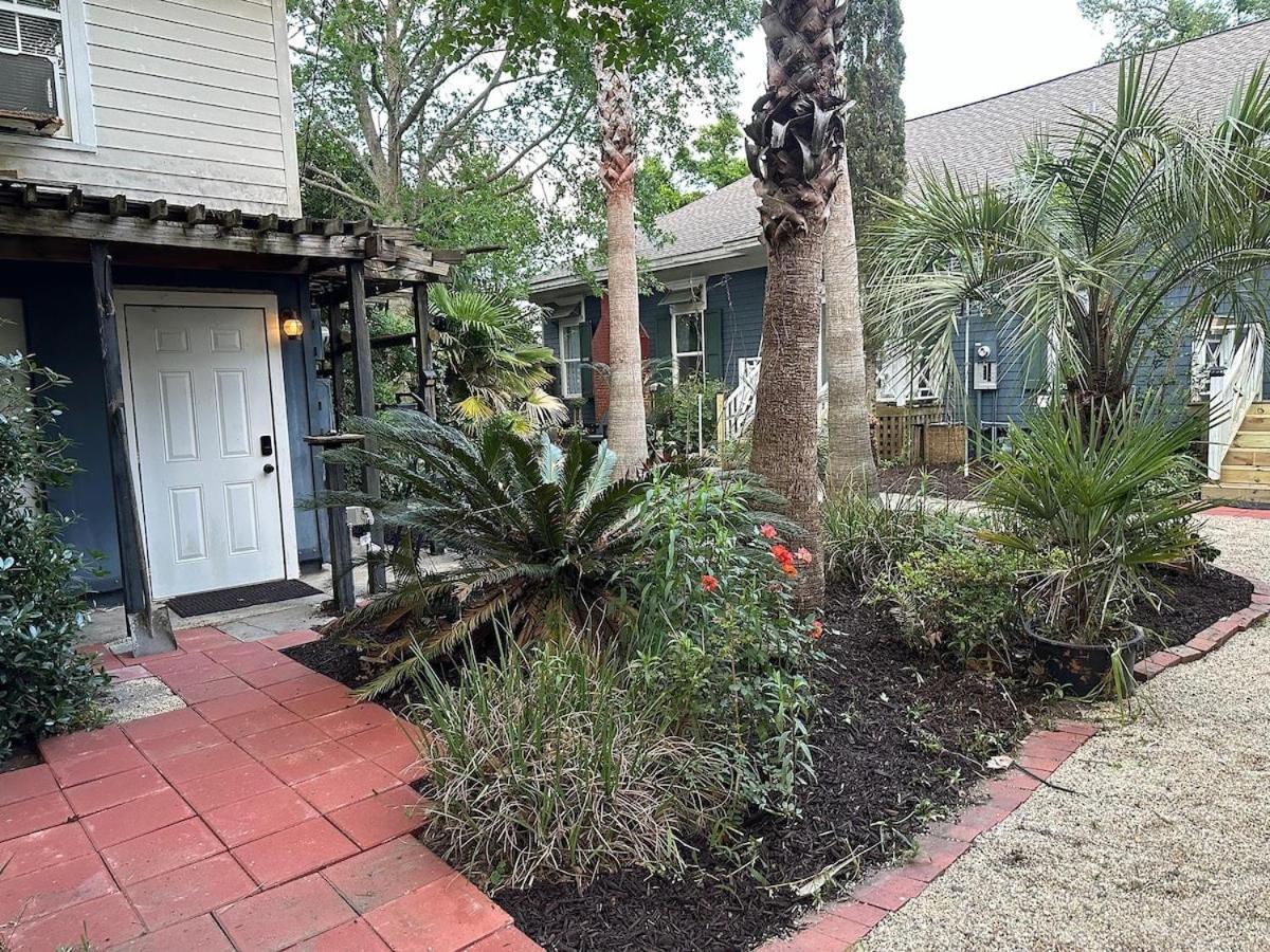 Bare Feet Bungalow -Close To Beach & Dog Friendly Gulfport Bagian luar foto